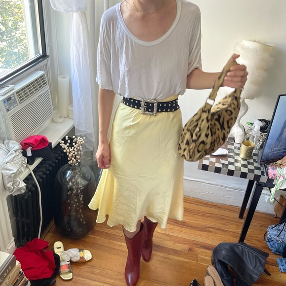 Amour Vert Plain White Oversized Scoop Neck Short Sleeve Tee Shirt Small (XS-M) - Picture 8 of 16